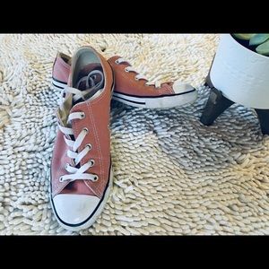 Converse (women’s)